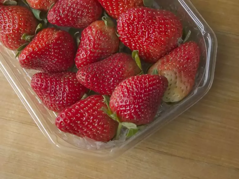 Une sensation de fraise en un seul geste.