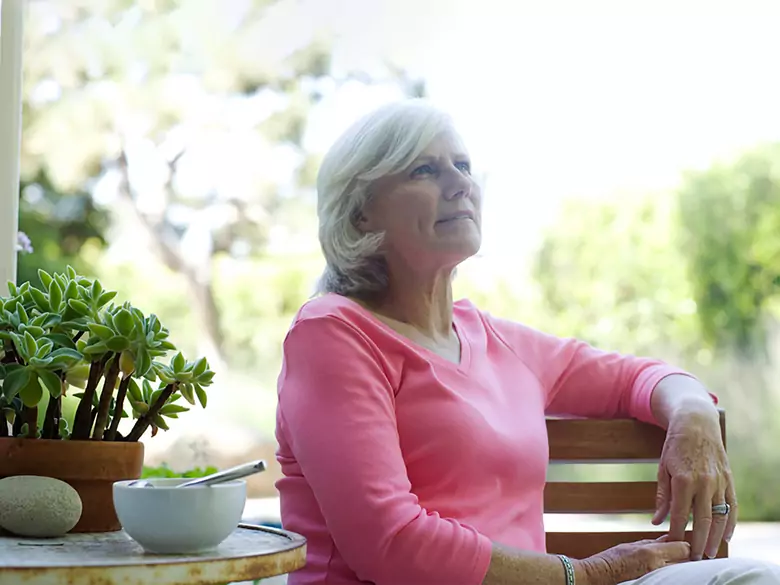 Saignements post-ménopausiques - causes, symptômes, diagnostic, traitement 