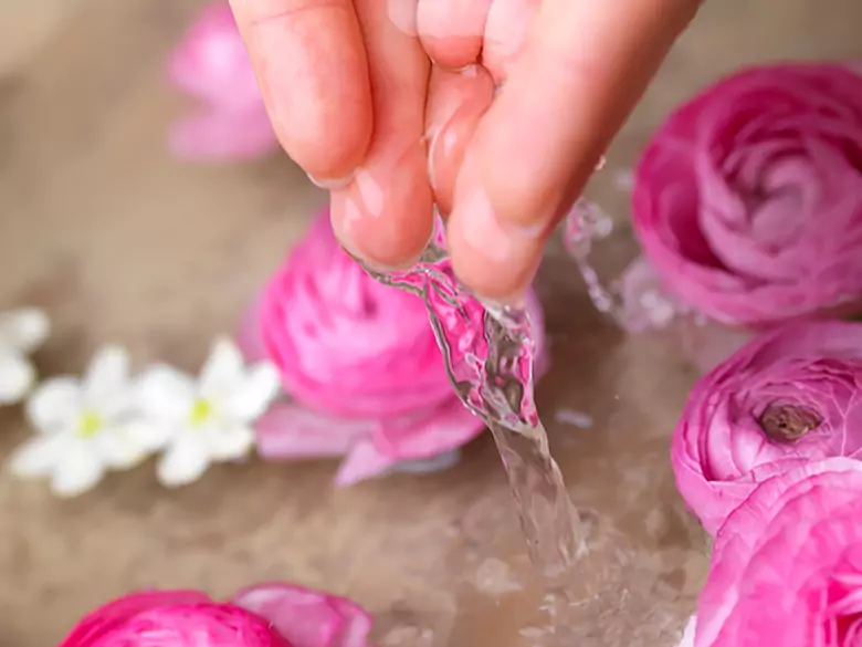 Comment soigner les ongles cassants ?