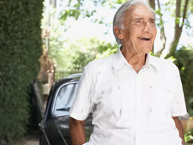 Prothèses dentaires - comment les entretenir correctement ?