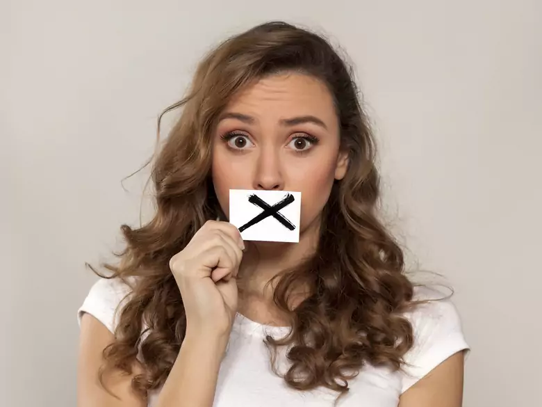 Perte de voix : que faire pour retrouver sa voix plus rapidement ?