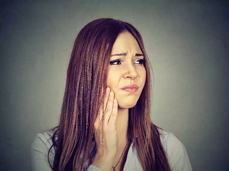 Comment procéder après une extraction dentaire ?