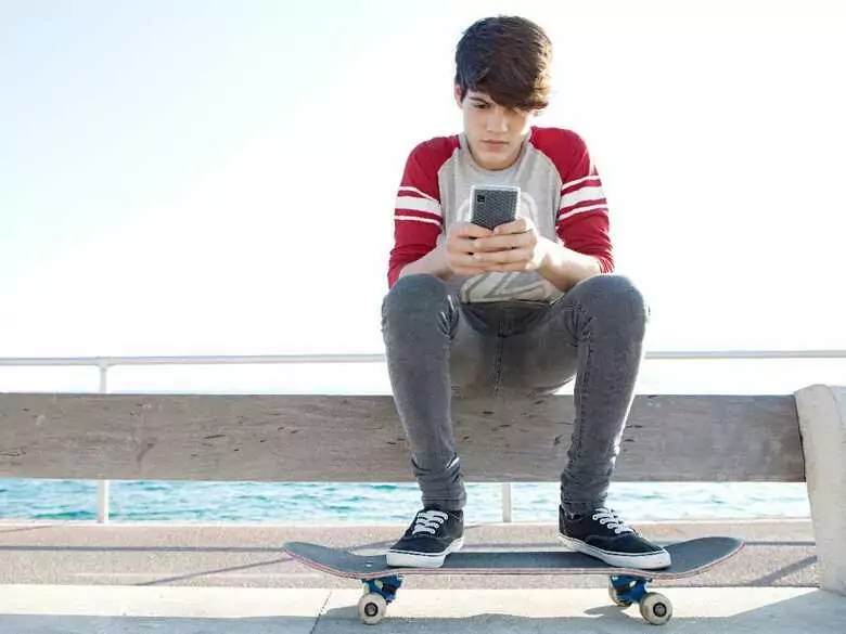 Temps passé en ligne par les enfants : faut-il s'inquiéter ?