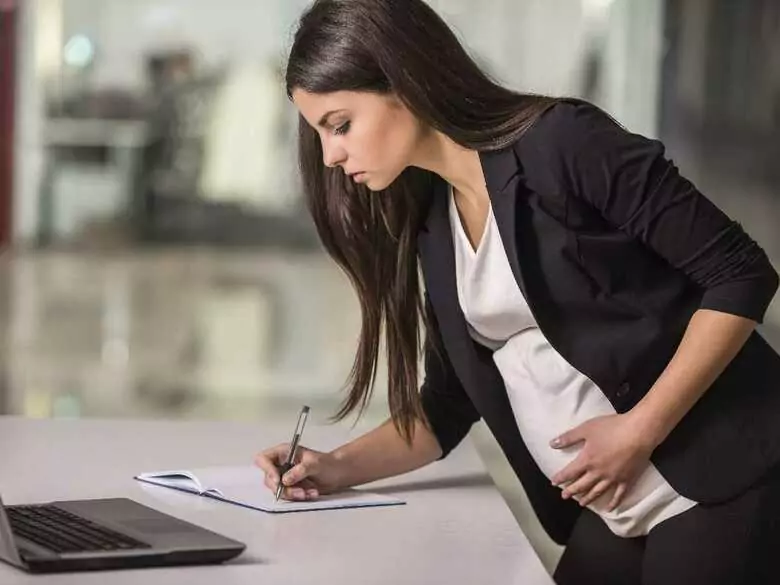 L'hypotrophie et l'hypertrophie comme formes d'anomalies de la croissance fœtale