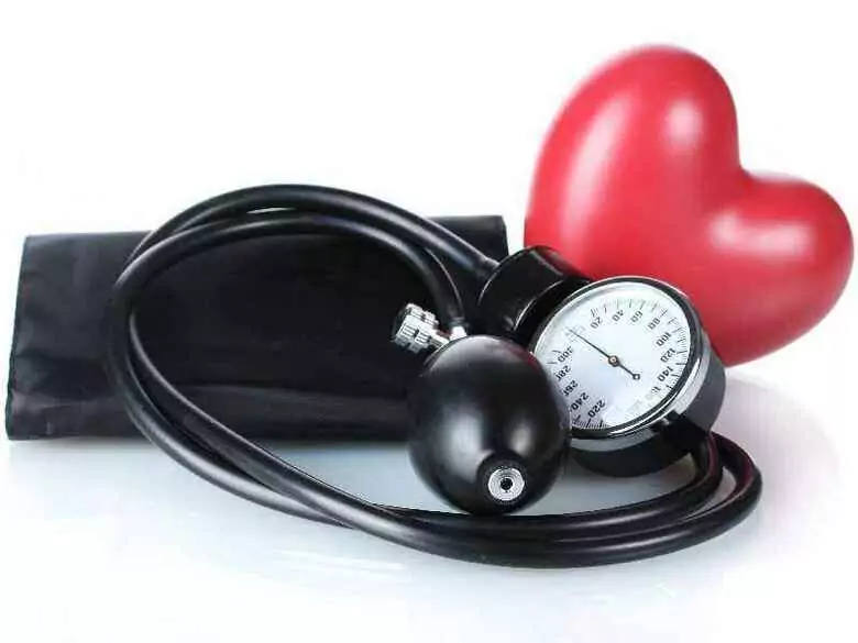 Perte de dents et hypertension : malgré les apparences, il existe un lien entre les deux