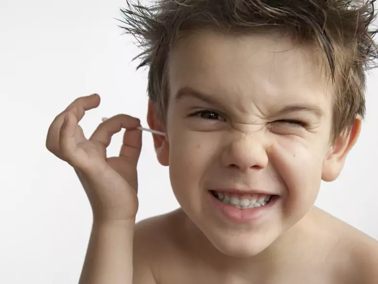 Nettoyer les oreilles de votre enfant