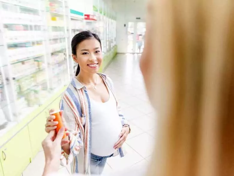 Maux de gorge pendant la grossesse - comment vous aider ?