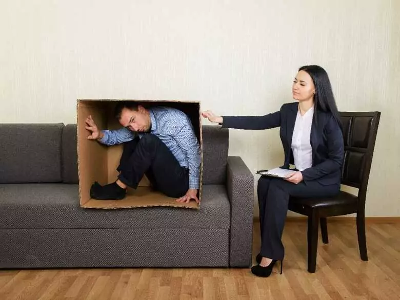 Quelles peuvent être les causes des phobies spécifiques et comment peut-on les traiter ?