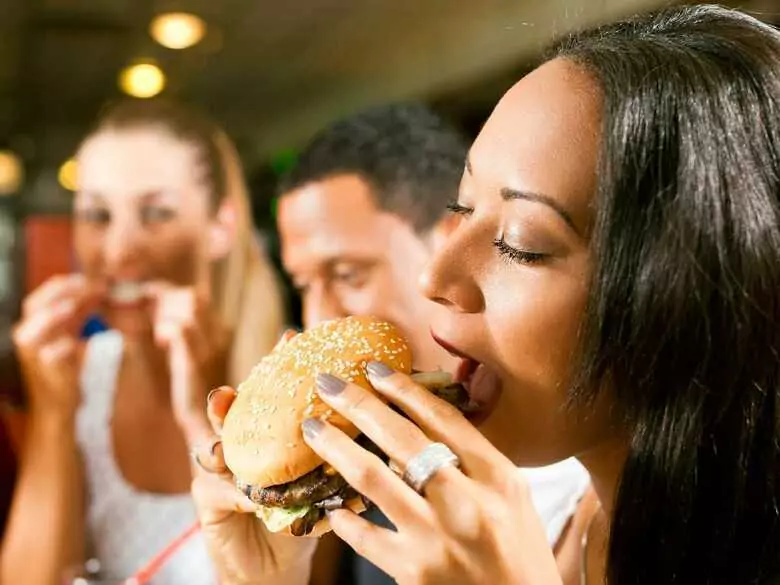 Les aliments ultra-transformés peuvent augmenter le risque de dépression