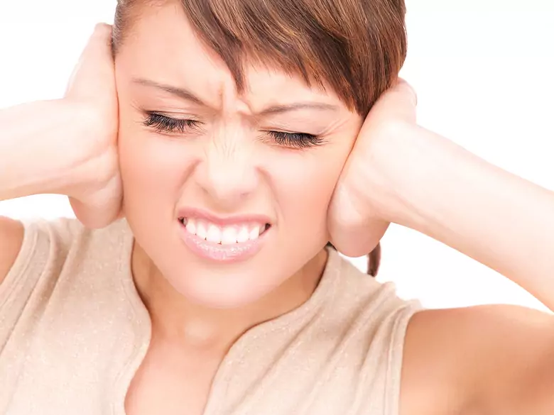 Saignement d'oreille - causes, symptômes, diagnostic, traitement