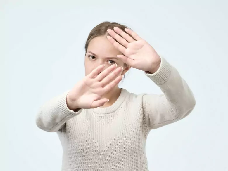 Quels sont les moyens sains de faire face à un manque d'affirmation de soi ?