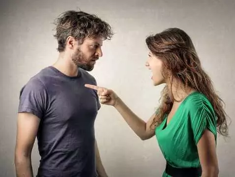 Des tempêtes dans une tasse de thé, ou des disputes dans une relation