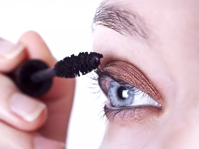 Douleurs oculaires en cas d'allergies, c'est-à-dire conjonctivite allergique