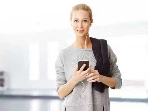 Eczéma facial allergique associé à une sensibilisation au nickel - attention aux téléphones portables !