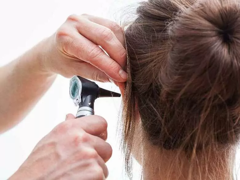 Comment traiter le problème des oreilles bouchées ou des bourdonnements ?