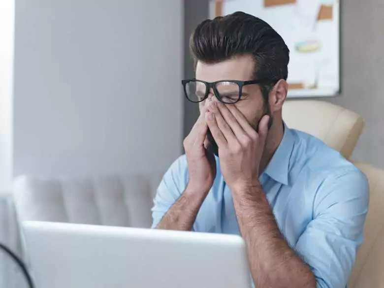 Vertige positionnel bénin : causes, symptômes, diagnostic, traitement