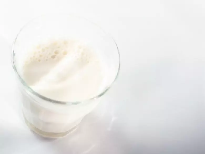 L'alimentation d'un enfant souffrant d'intolérance au lactose. Que faire à la place du lait ?