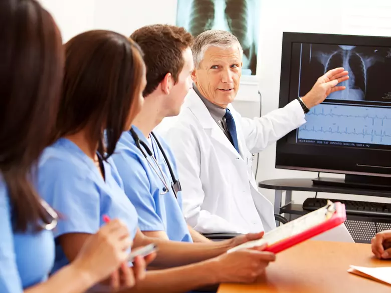 Action globale dans une approche holistique du patient