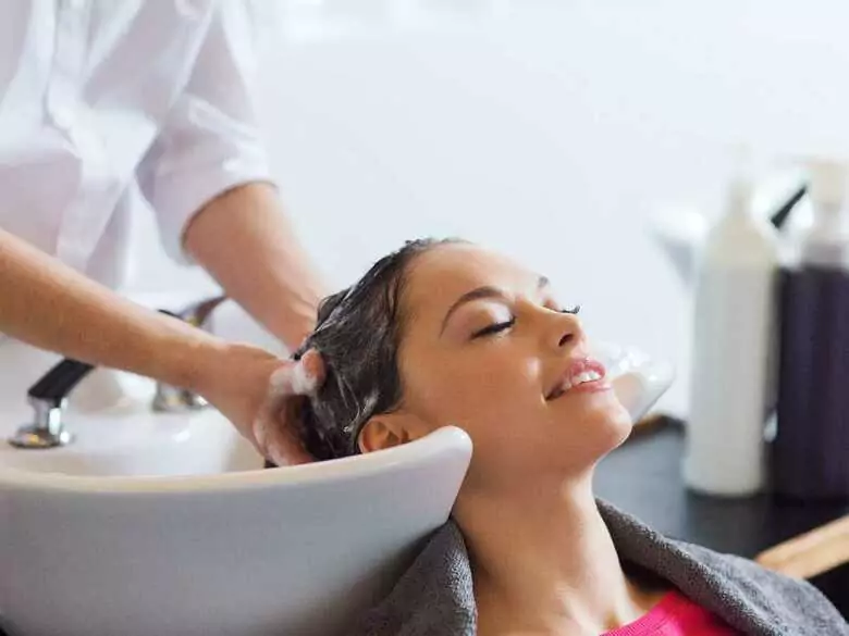 Pellicules cutanées - causes, symptômes, diagnostic, traitement