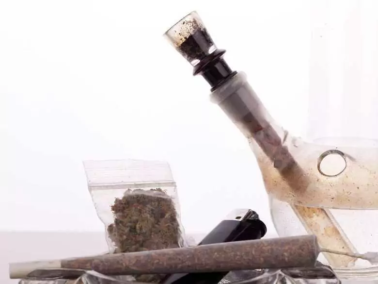 Drogues - comment savoir si votre enfant fume du cannabis ?