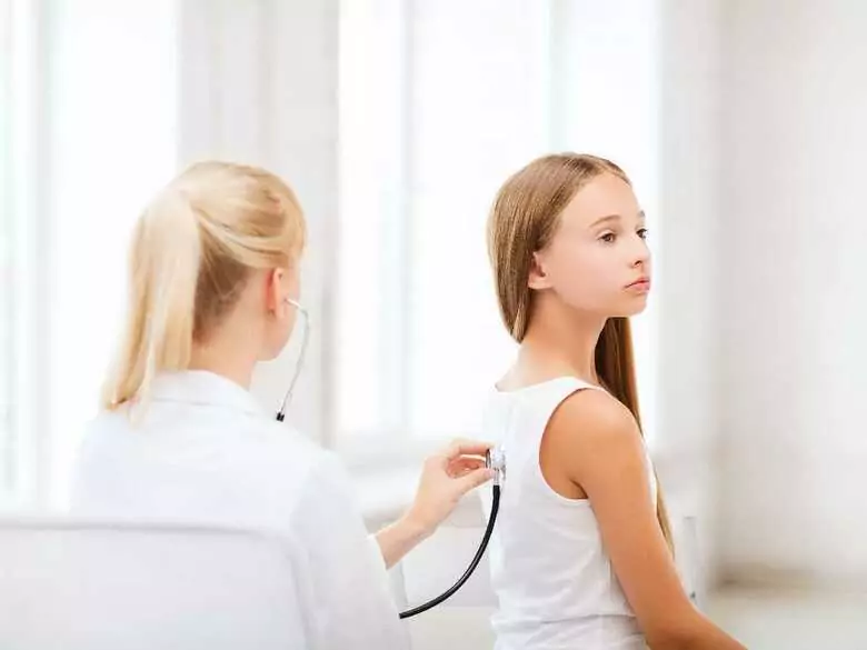 Arthrite juvénile idiopathique : causes, symptômes, diagnostic, traitement