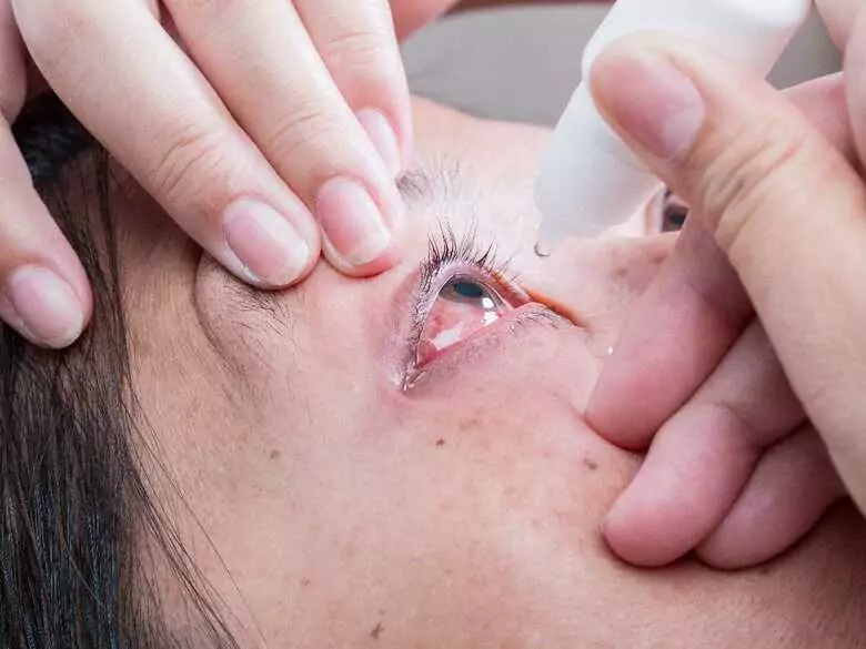 La rougeur de l'œil à long terme et ses effets