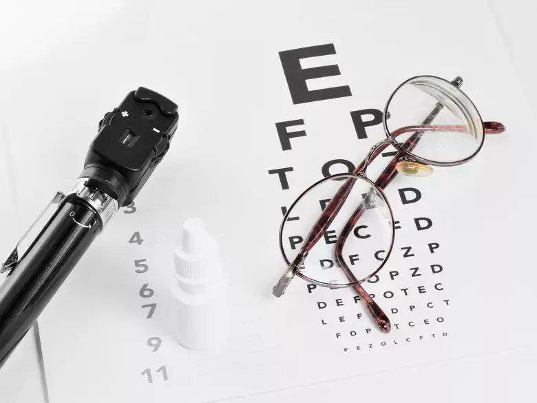 Tumeurs malignes de l'œil - causes, symptômes, diagnostic, traitement