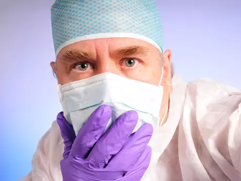 Frénulum court de la langue - causes, symptômes, diagnostic, traitement