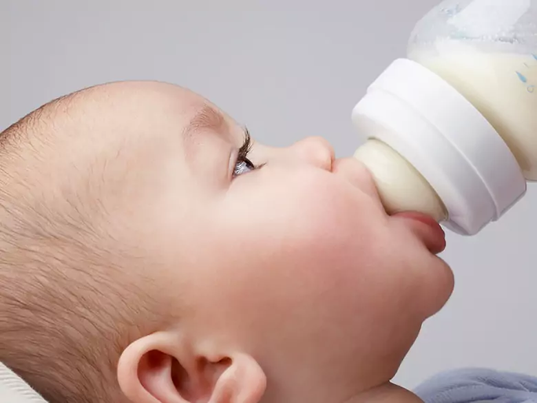 Lait infantile et lait de suite - règles d'introduction dans l'alimentation