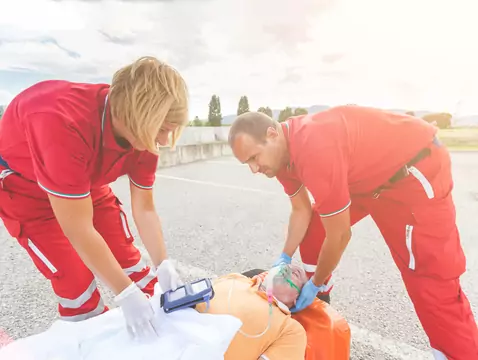 Brûlures - premiers soins, causes, symptômes, diagnostic, traitement