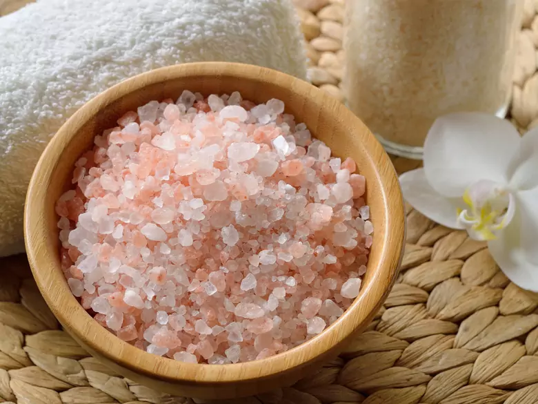 Les peelings chimiques et leurs applications