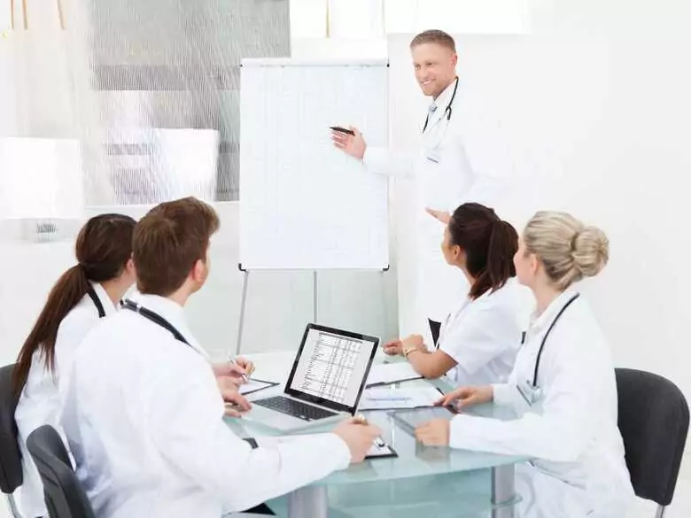 Atrophie polykystique et camptocormie - quelles sont ces maladies ?