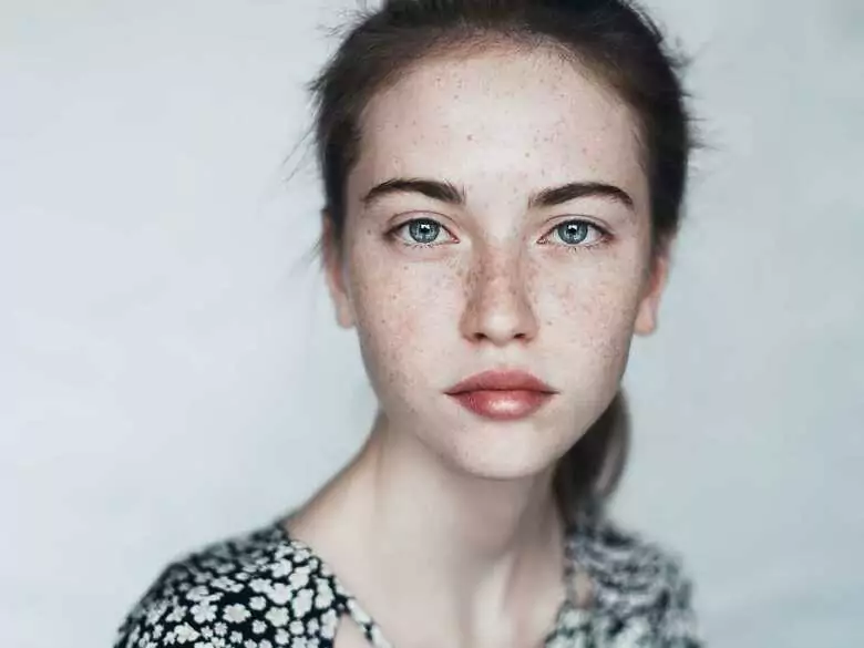 L'augmentation du poids corporel peut être liée à l'apparition précoce des premières règles chez les femmes et les jeunes filles