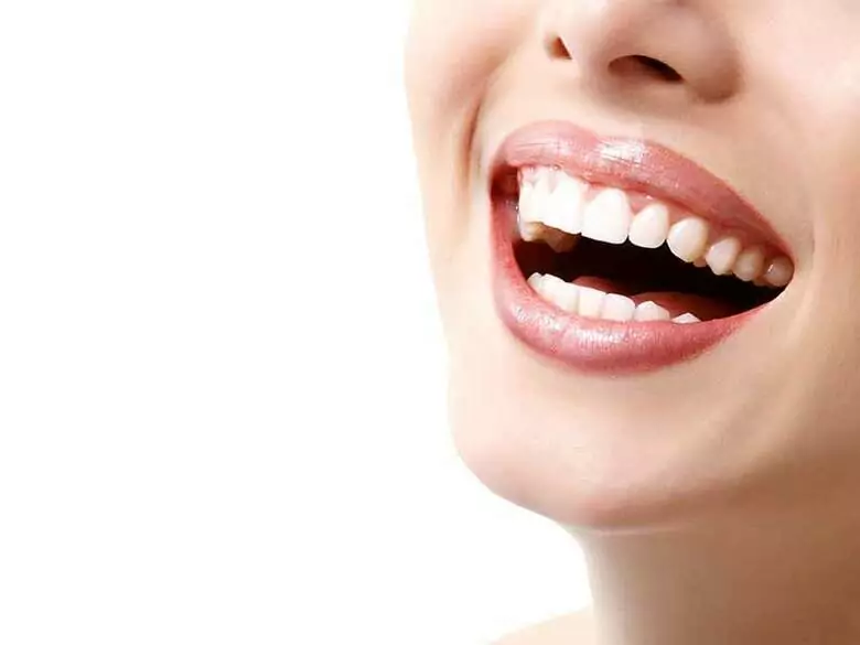 Erosion de l'émail et aliments acides, ou pourquoi il vaut parfois la peine d'utiliser une paille