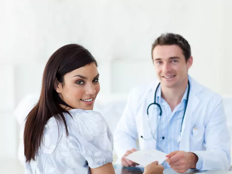 Dissection de la conjonctive pubienne