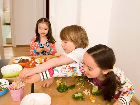 Reflux gastro-œsophagien chez les enfants âgés de 2 à 12 ans (RGO) - nutrition et recommandations